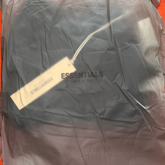 New Fear of God Essentials Shorts Stretch Limo Men’s Size Large - Picture 7 of 9